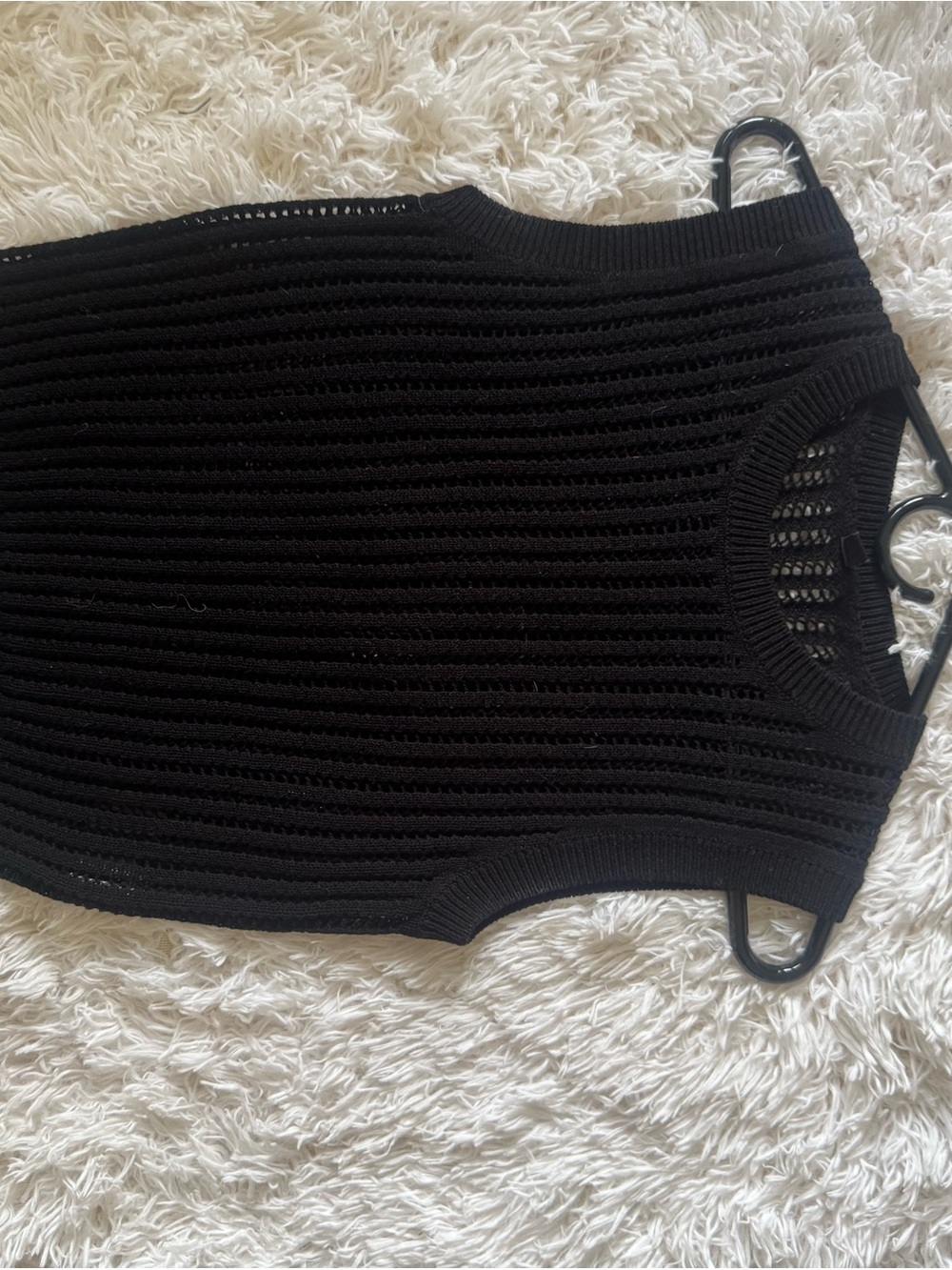 Uniqlo Black Knit Crew Neck Sleeveless Top